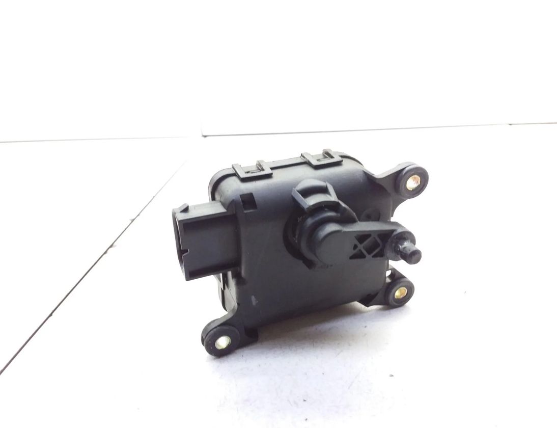 AUDI A6 C5/4B (1997-2004) Salona sildītāja vadības vārsti 4B1820511L 20340100