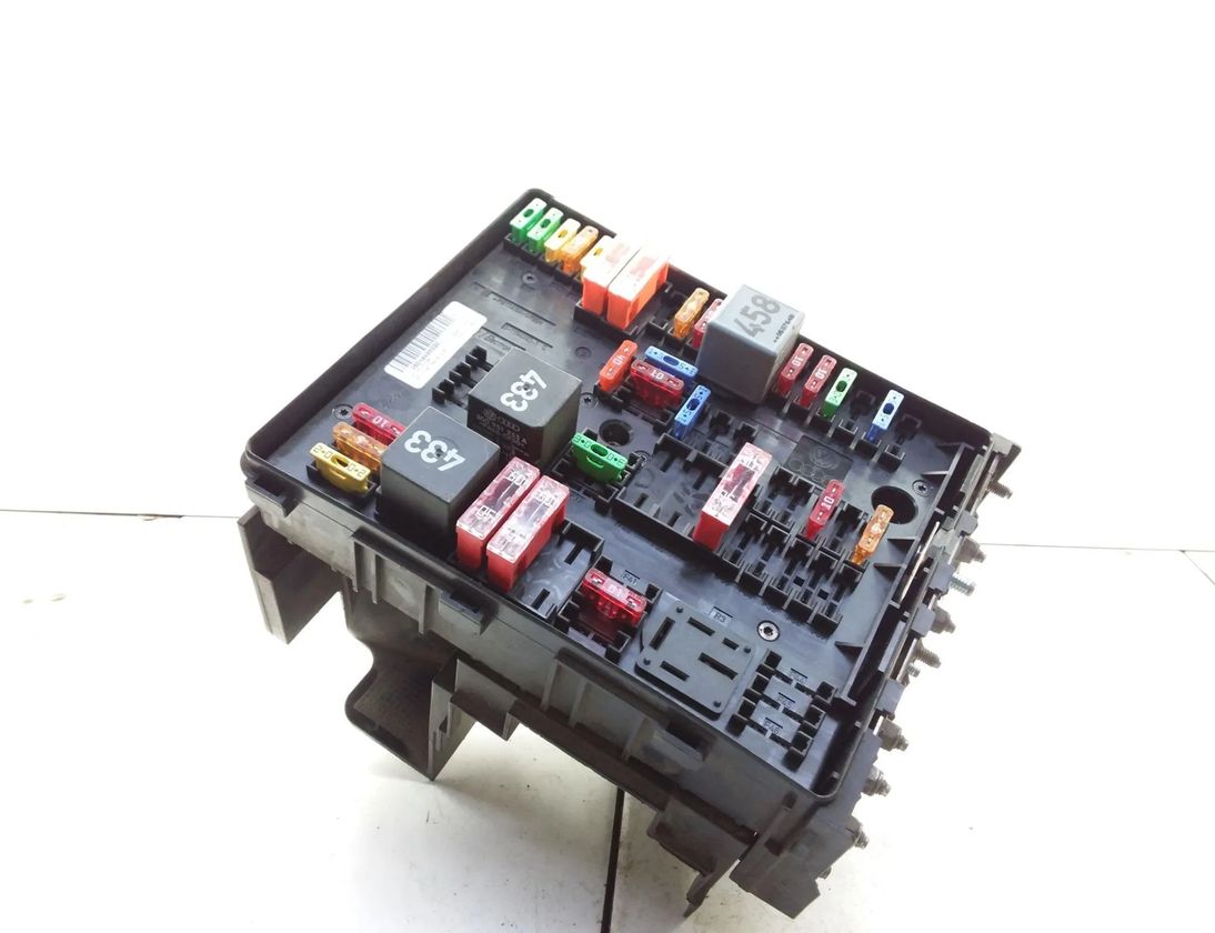 SKODA Octavia 2 generation (2004-2013) Fuse box 0509449923E,013949631,01394932 20626900