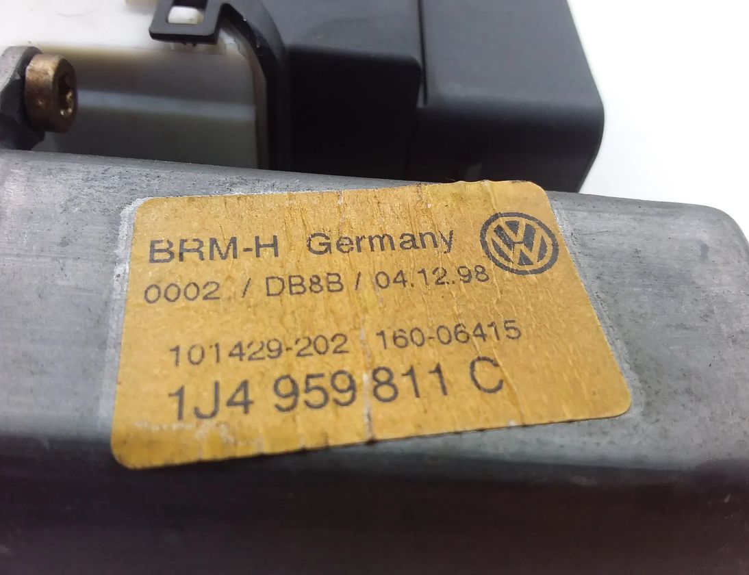 VOLKSWAGEN Golf 4 generation (1997-2006) Моторчик стеклоподъемника задней левой двери 1J4959811C,101389101,7746002302,1911821 25423124