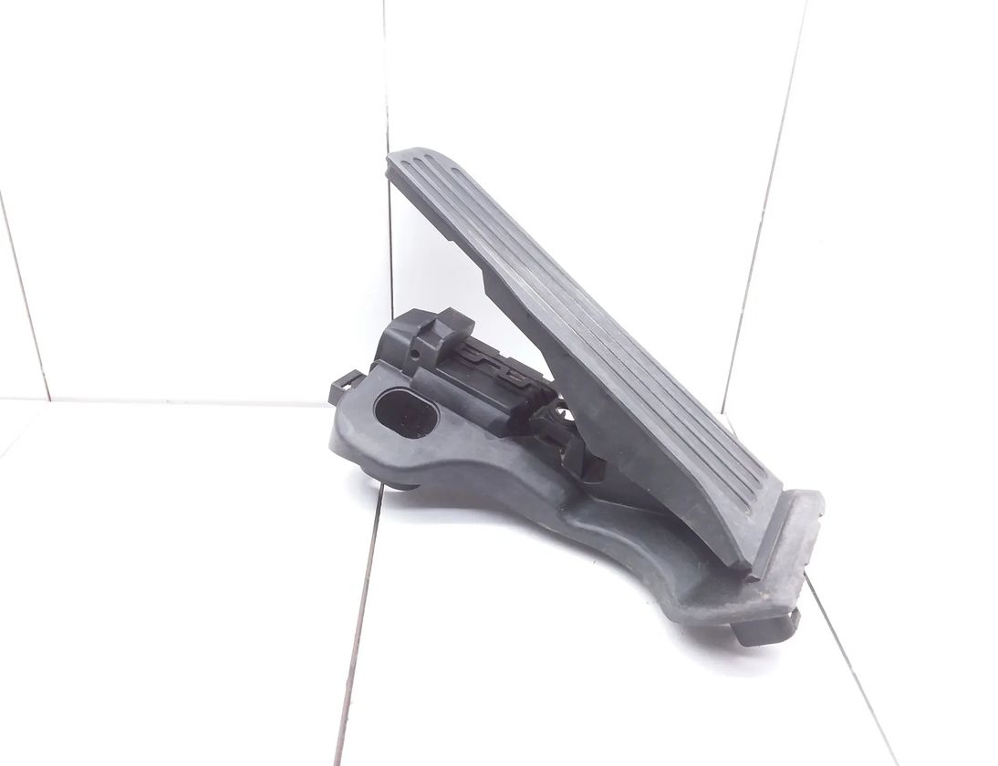 SEAT Leon 2 generation (2005-2012) Akseleratora / gāzes pedālis 1K1721503P,1K1721503 25614500