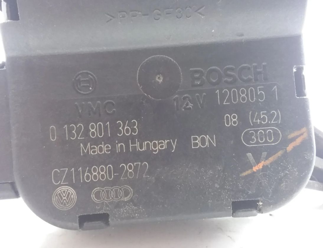 VOLKSWAGEN Passat B6 (2005-2010) Двигатель задвижки потока воздуха 0132801363,Cz1168802872 26389348