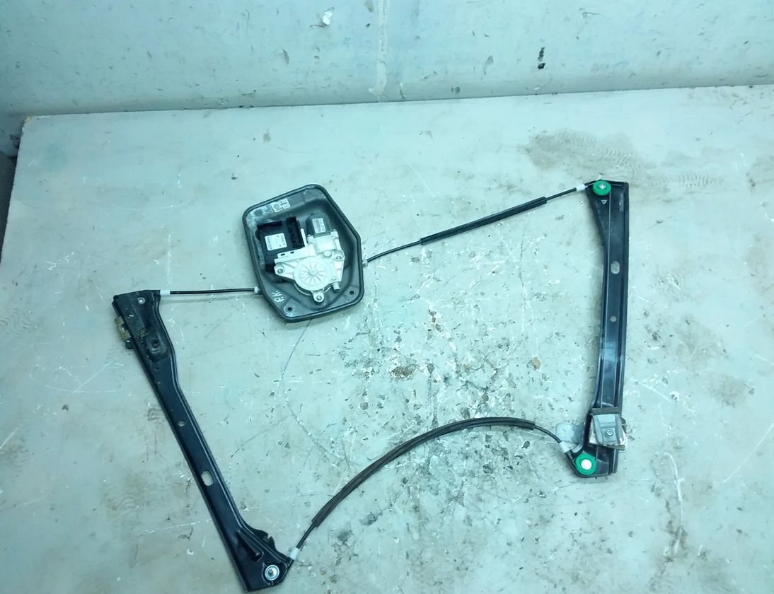 VOLKSWAGEN Golf 5 generation (2003-2009) Priekšējo kreiso durvju logu pacēlājs 1K0959793J 31494970