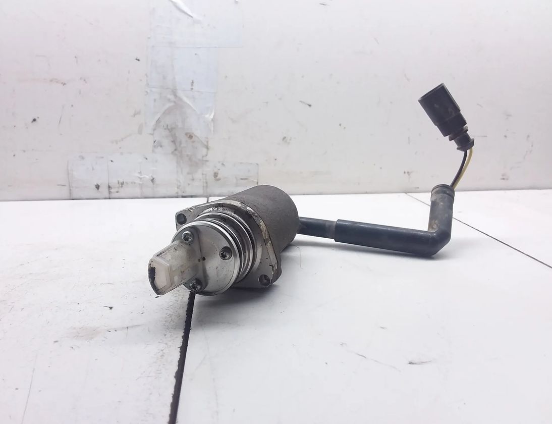 SKODA Octavia 2 generation (2004-2013) Elektromagnētiskais vārsts 1J0973802 31556360