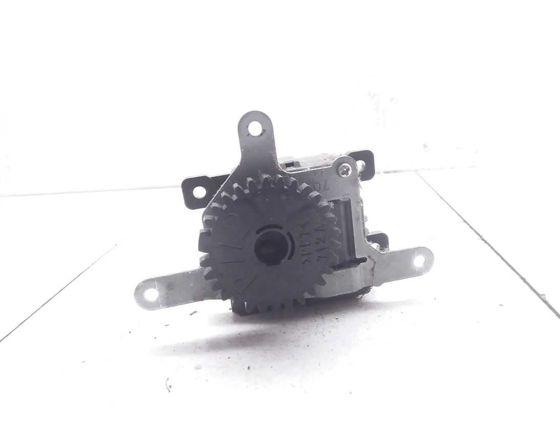 TOYOTA Auris 1 generation (2006-2012) Vārsta vadības motorīts 0638000920 32094952