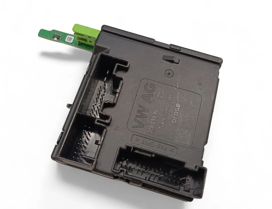 VOLKSWAGEN Passat B7 (2010-2015) Priekšējo labo durvju logu pacelšanas motorīts 3C0959792C 30012136