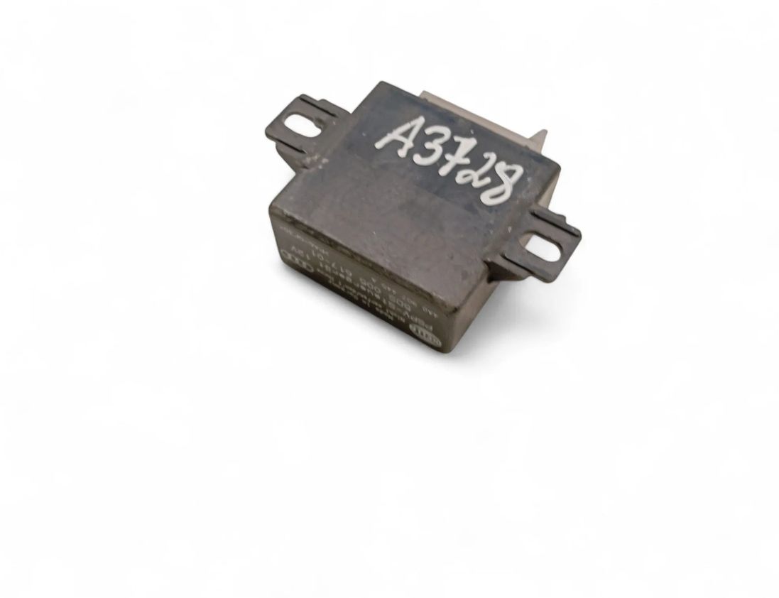 AUDI A6 C5/4B (1997-2004) Relays 5DS005617-01 30490442
