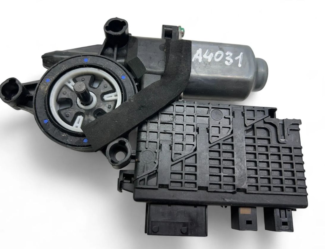 CITROËN C4 2 generation (2010-2024) Front Left Door Window Regulator Motor 9682495680 30618745