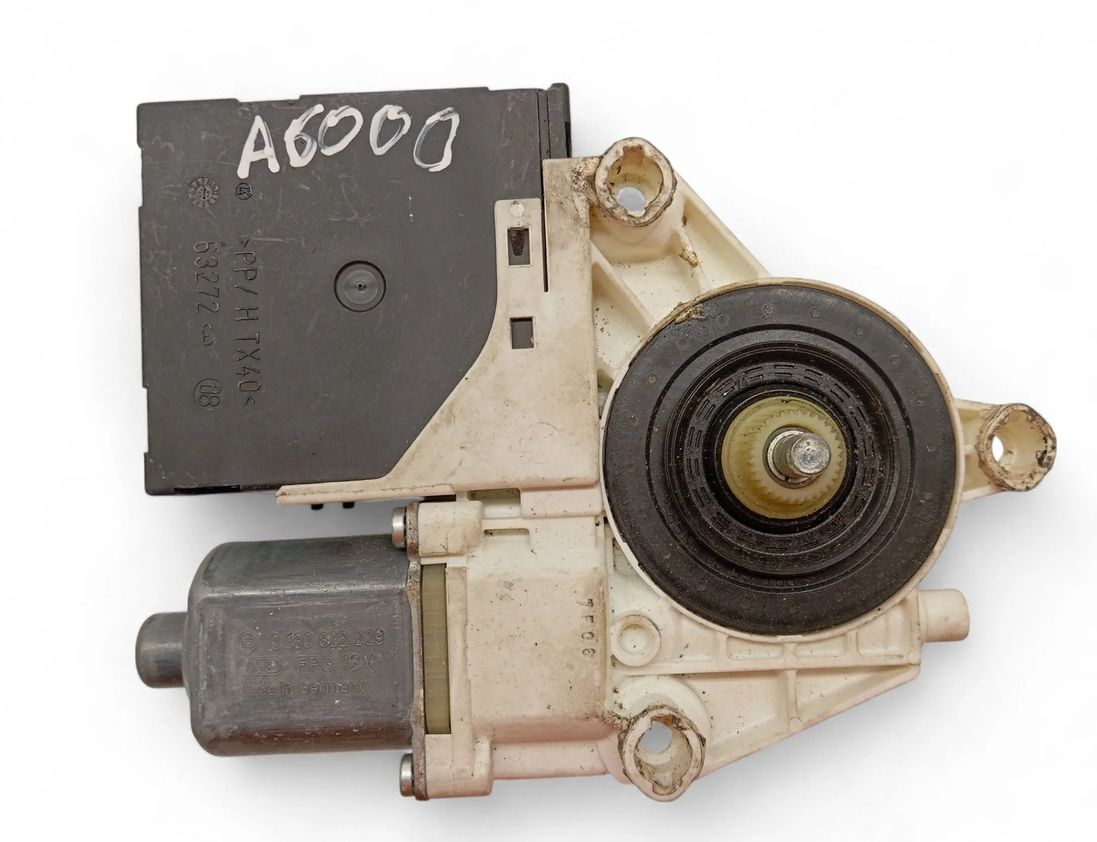 VOLKSWAGEN Golf 5 generation (2003-2009) Priekšējo kreiso durvju logu pacēlāja motorīts 1K4837402S 31219613