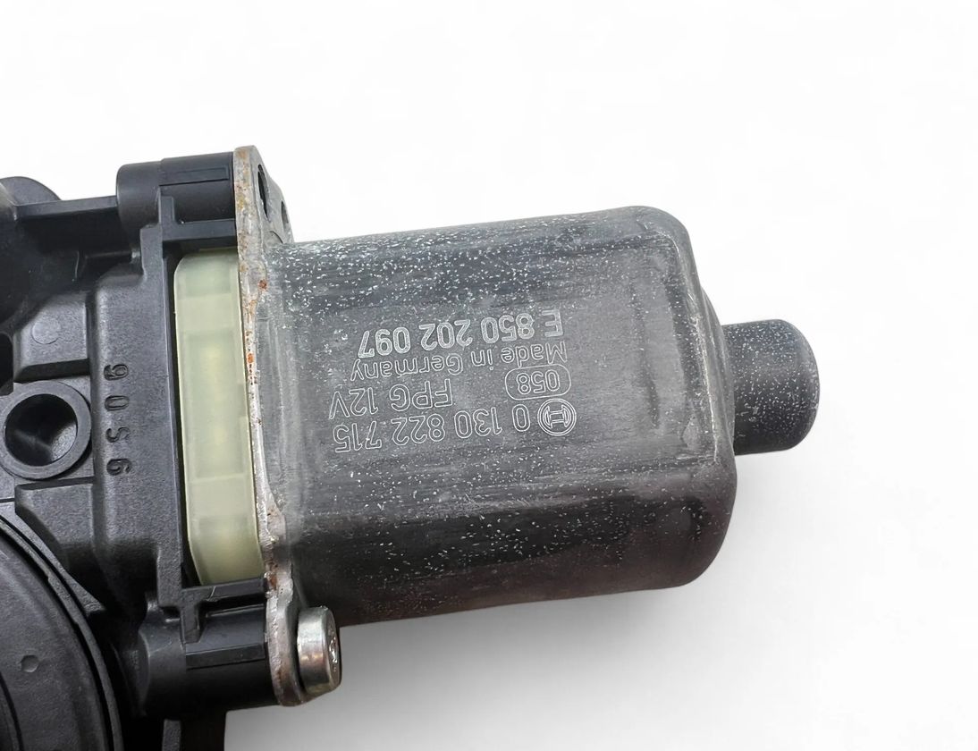 SKODA Octavia 4 generation (A8) (2019-2023) Front Right Door Window Control Motor 5Q0959801A 32792201