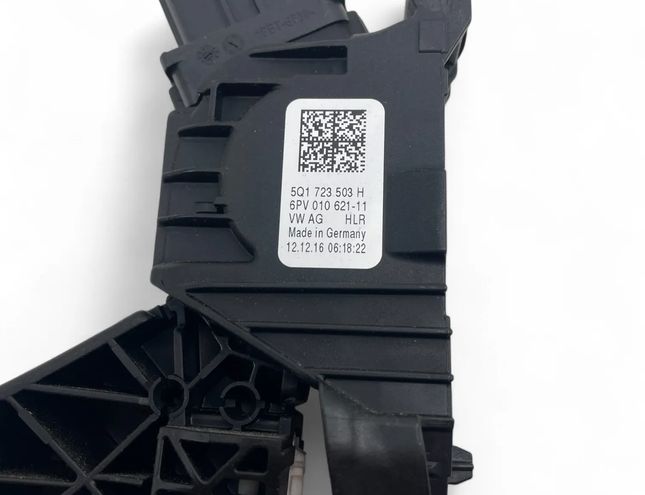 VOLKSWAGEN Golf 7 generation (2012-2024) Akseleratora / gāzes pedālis 5Q1723503H 32819318