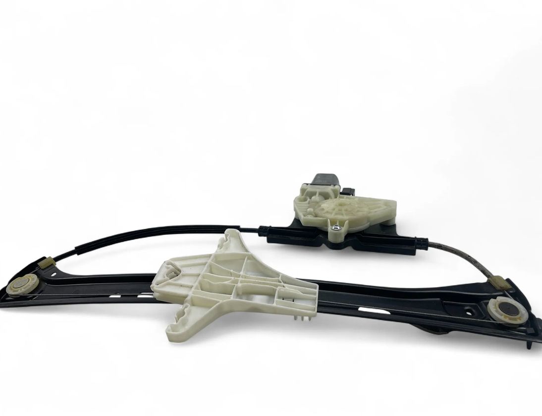VOLKSWAGEN Passat B8 (2014-2023) Front Right Door Window Control Motor 2K5959702,5K0959792 33027062