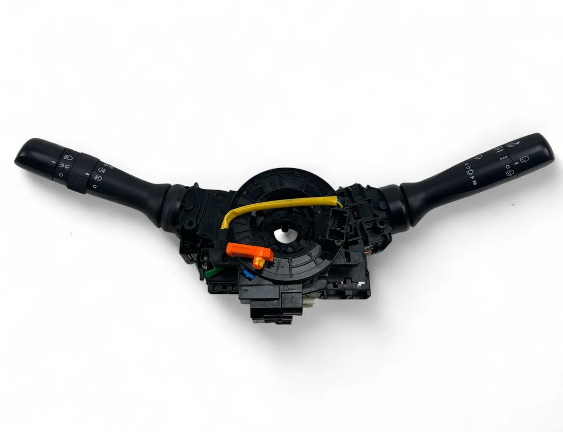 TOYOTA Yaris 3 generation (2010-2019) Turn switch knob 173832,17F144 33039113