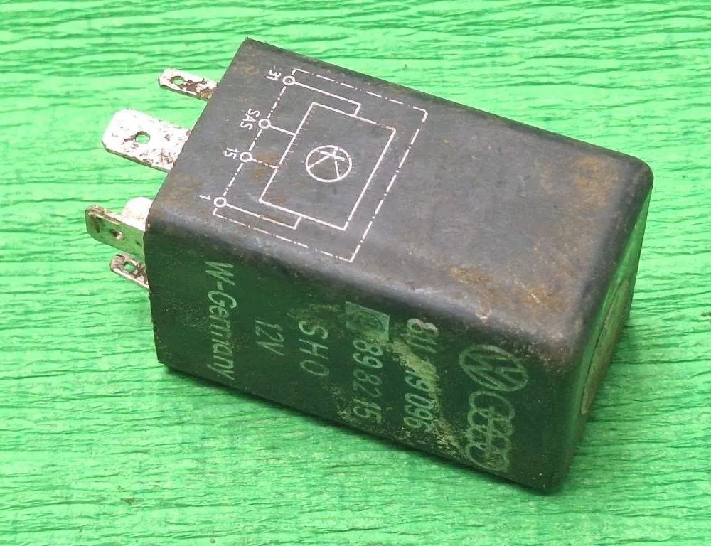 VOLKSWAGEN Golf 1 generation (1974-1993) Реле 811919096 31624688