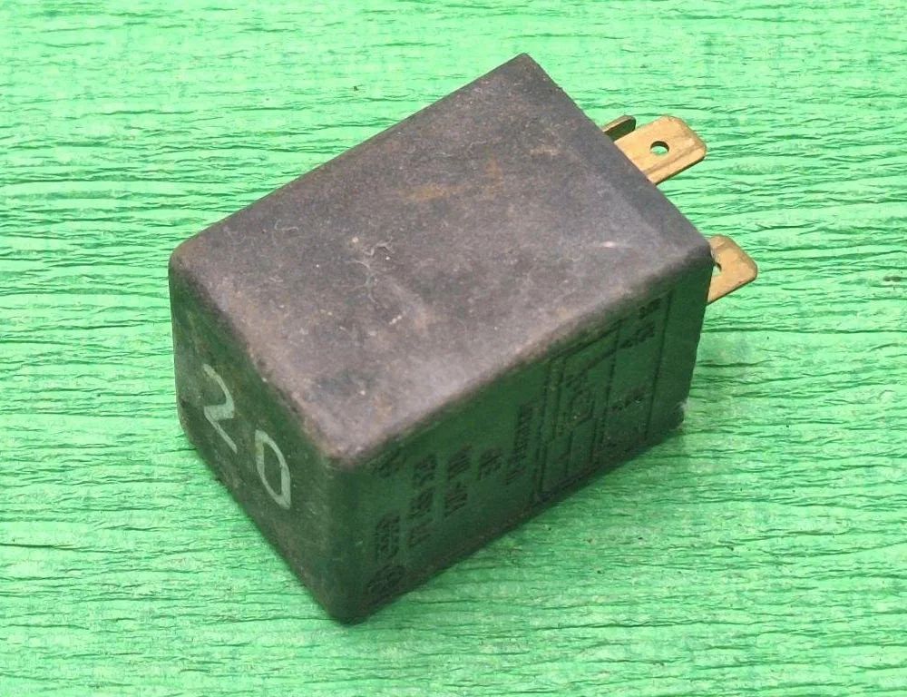 VOLKSWAGEN Golf 1 generation (1974-1993) Реле 171955529 31624840