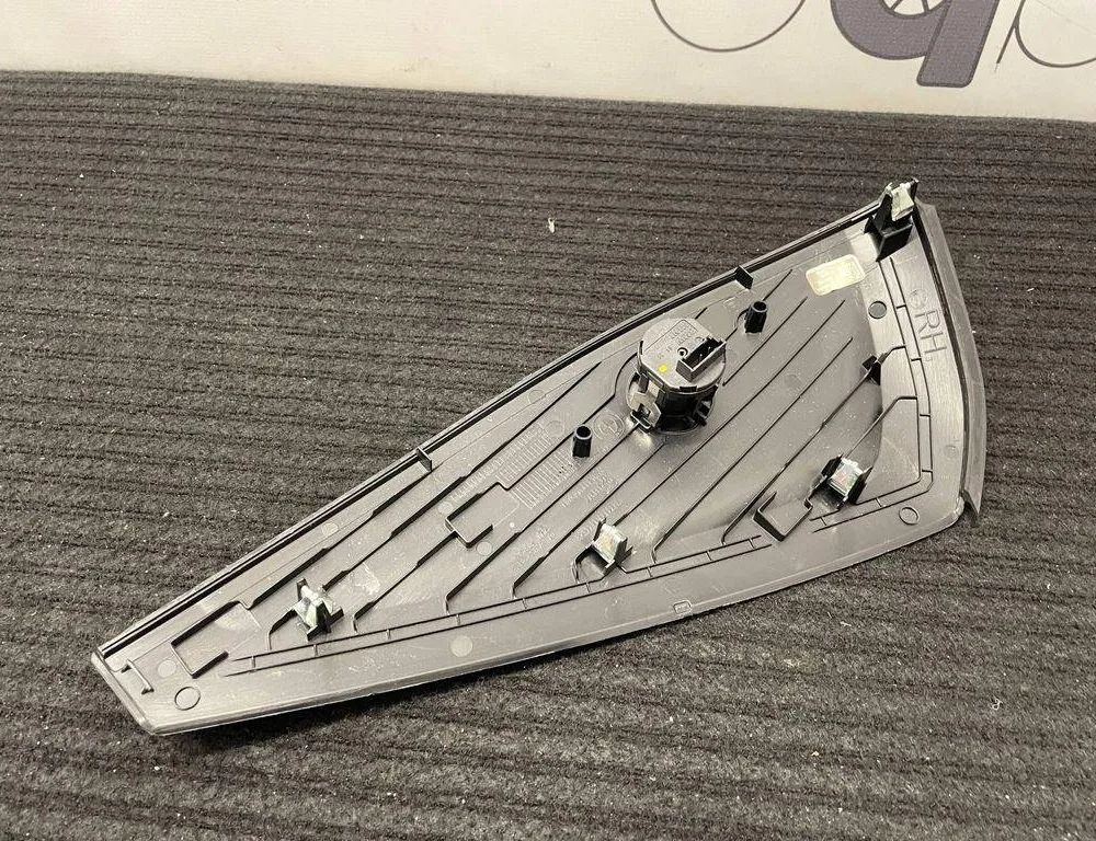 BMW X5 G05/G18 (2018-2024)  Боковая панель 3398175,9399396,TL6024317 32193368