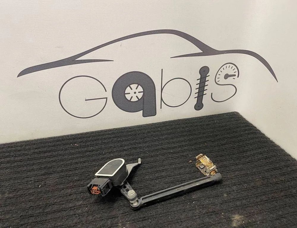 BMW 4 Series F32/F33/F36 (2013-2020) Датчик уровня передний левый 259160,37146870000 32193776