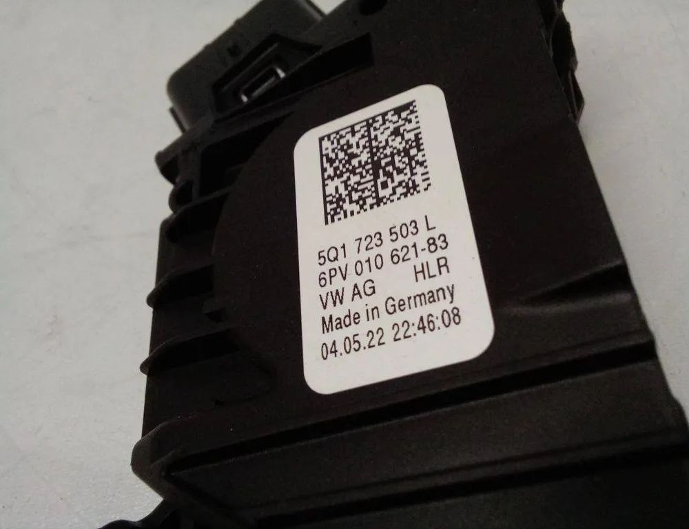 VOLKSWAGEN Tiguan 2 generation (2016-2024) Akseleratora / gāzes pedālis 5Q1723503 32196808