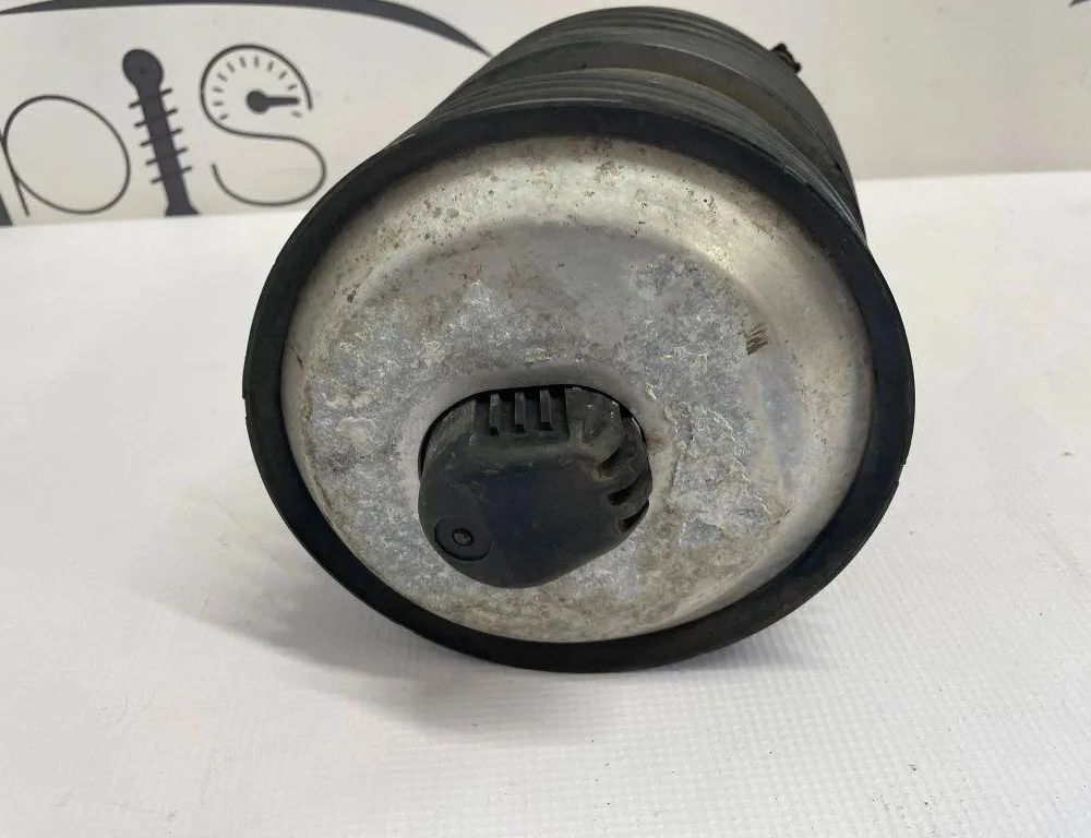 MERCEDES-BENZ C-Class W205/S205/C205 (2014-2023) Подушка подвески задняя левая A2053200225 32197141