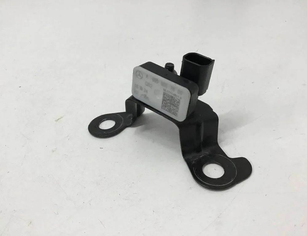 MERCEDES-BENZ GLS-Class X166 (2015-2020) Боковой датчик удара левый A0009057600 32199762