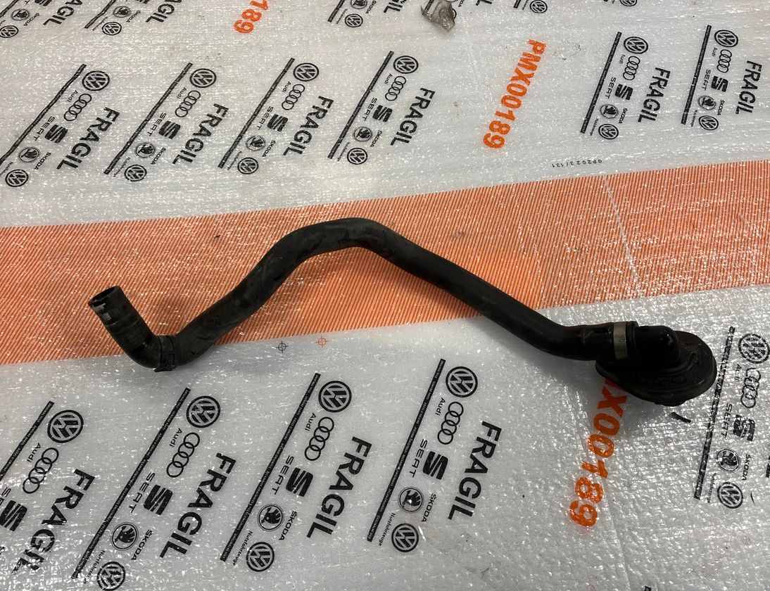 AUDI A5 F5 (2016-2024) Dzesēšanas šļauka / truba 8W1819350B 27136137