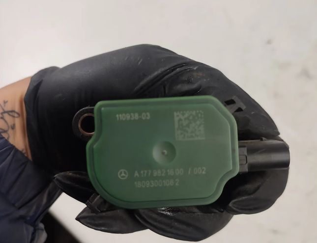 MERCEDES-BENZ S-Class W222/C217/A217 (2013-2020) Sadales vārpstas cilindra galvas magnēts A1779821600 27915759