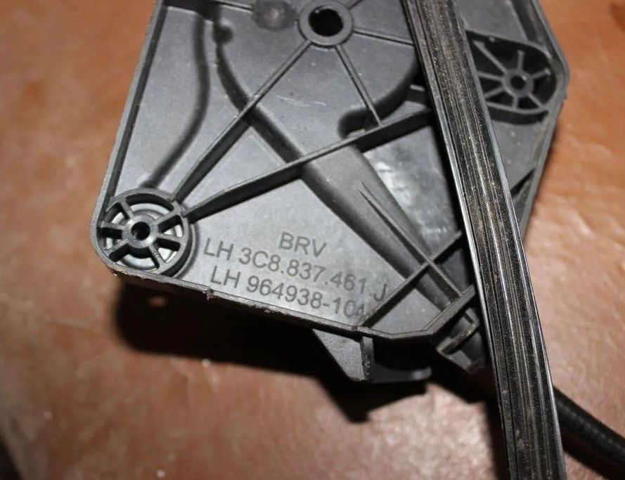 VOLKSWAGEN Passat CC 1 generation (2008-2017) Rear Right Door Window Regulator 3C8837461J 31938431