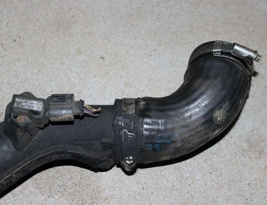 VOLKSWAGEN Passat B6 (2005-2010) Starpdzesētāja / interkūlera truba 5N0145770A 31941014