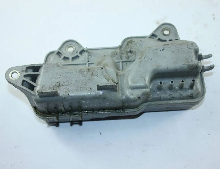 VOLVO XC60 1 generation (2008-2017)  Вакуумный бак 31339809 31941940
