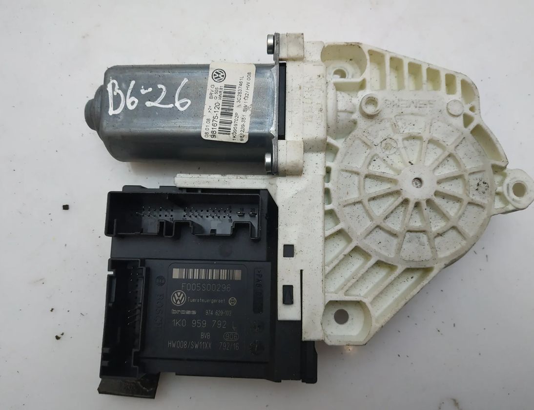 VOLKSWAGEN Passat B6 (2005-2010) Priekšējo kreiso durvju logu pacēlājs 1K0959702P1K0959792L,3C2837461L 10839334