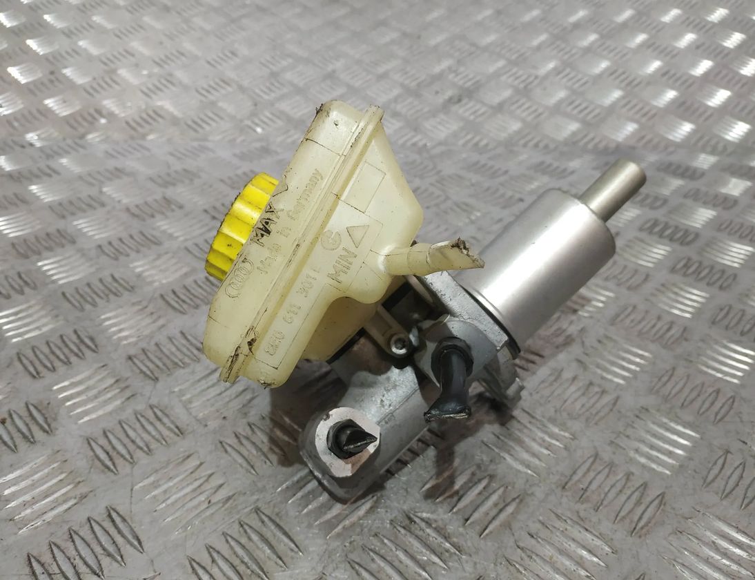 AUDI A4 B6/8E (2000-2005) Bremžu cilindrs 8E0611301E,320670094,2499 13374484