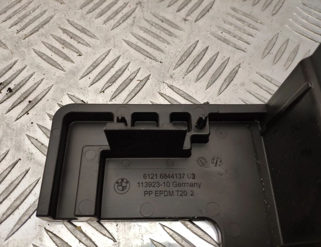 BMW 3 Series G20/G21/G28 (2018-2024) Battery Cover 6844137 13578445