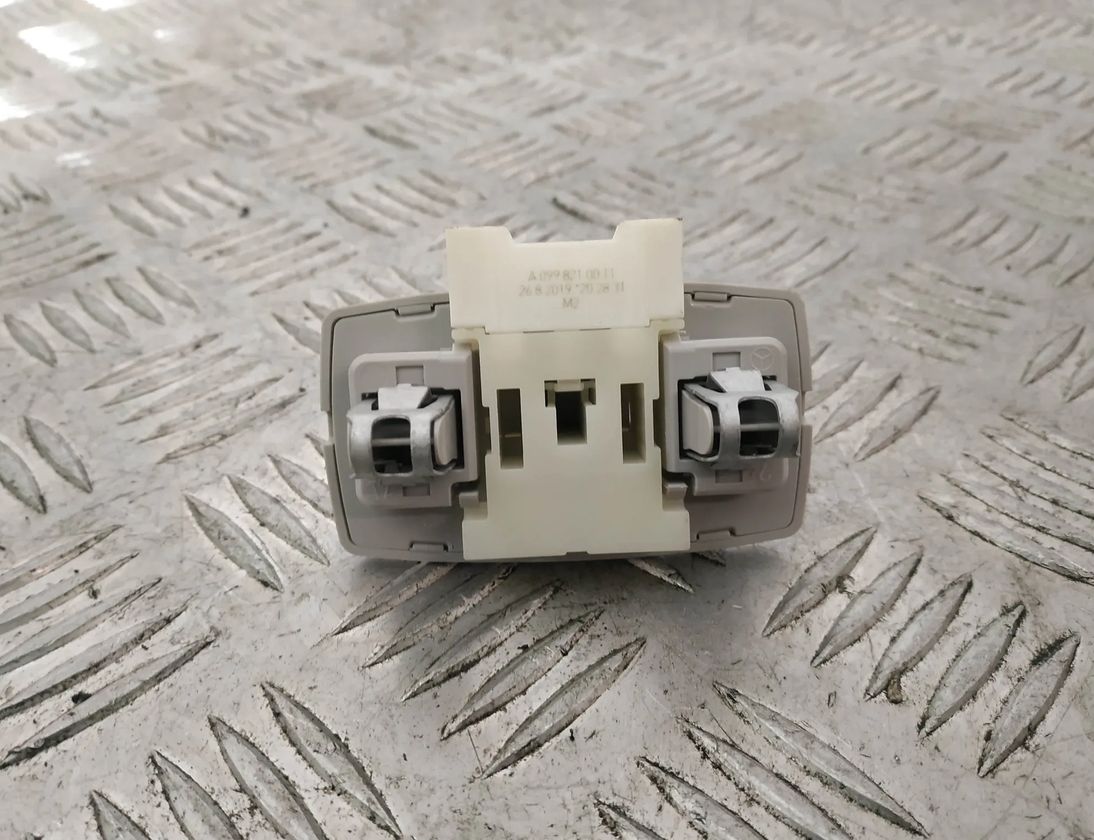 MERCEDES-BENZ GLA-Class X156 (2013-2020) Saules aizsardzības turētājs A0998210011 13886950