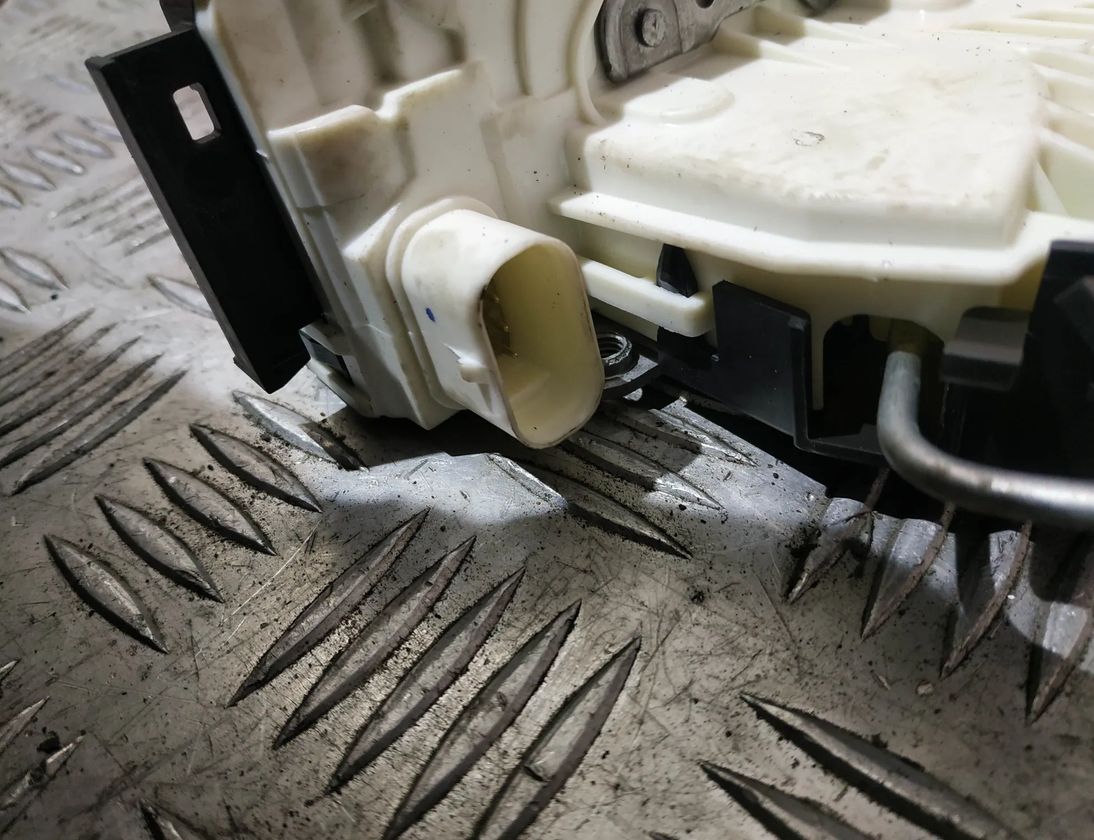 MERCEDES-BENZ GLA-Class X156 (2013-2020) Rear Left Door Lock A2040085999,A2047602134 13896834