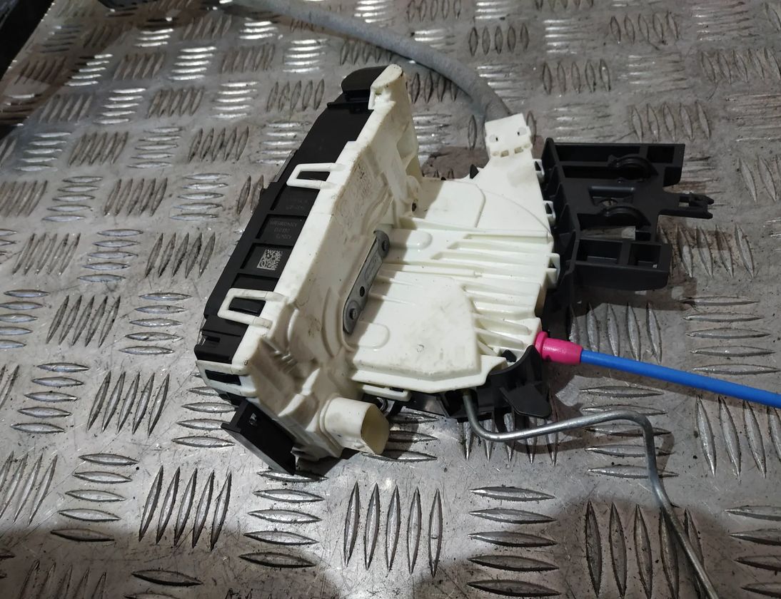 MERCEDES-BENZ GLA-Class X156 (2013-2020) Rear Left Door Lock A2040085999,A2047602134 13896834