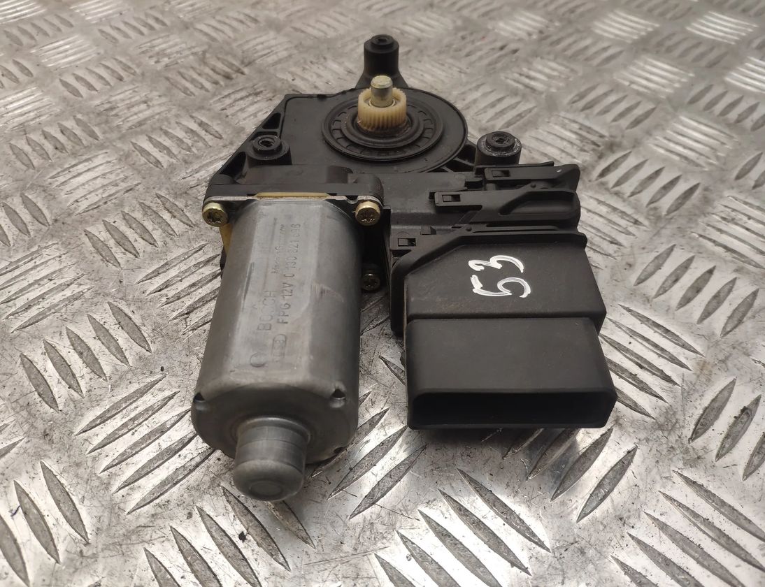 VOLKSWAGEN Passat B5 (1996-2005) Rear Right Door Window Control Motor 0130821696,101438201 14043995