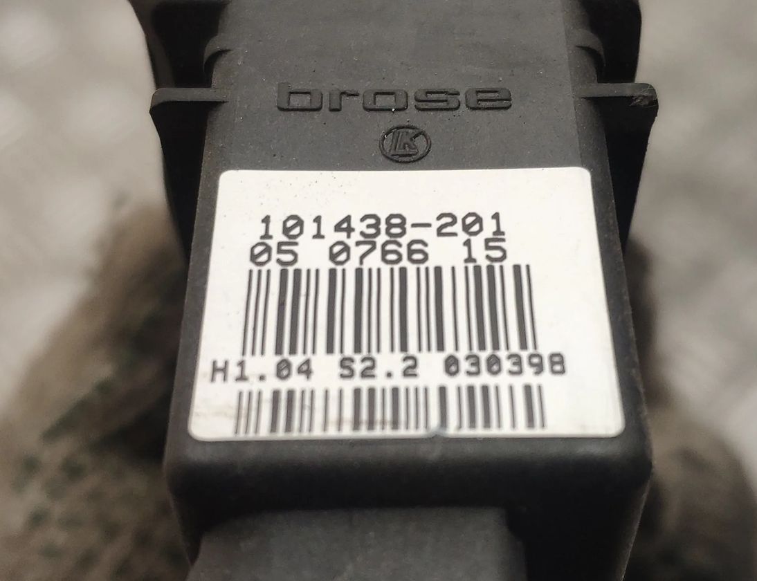 VOLKSWAGEN Passat B5 (1996-2005) Rear Right Door Window Control Motor 0130821696,101438201 14043995