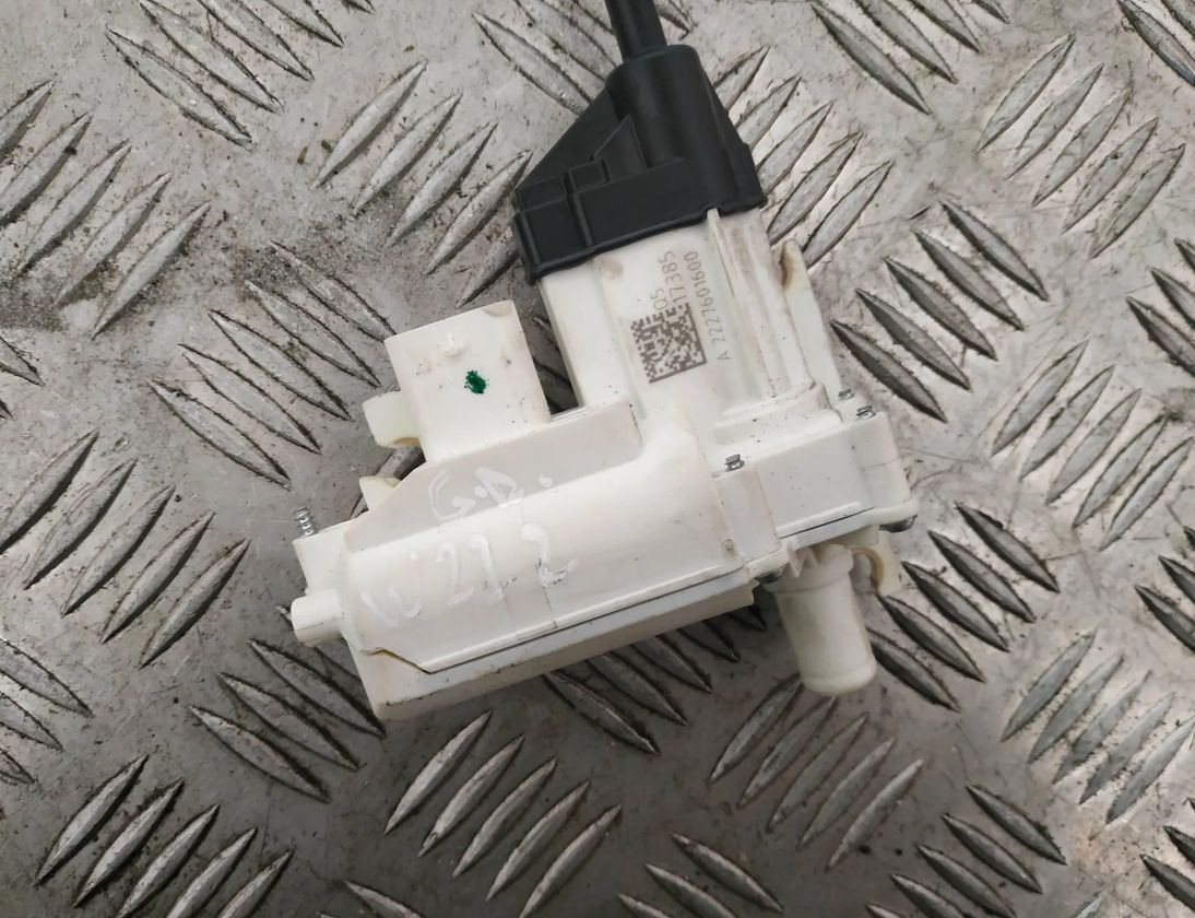 MERCEDES-BENZ S-Class W222/C217/A217 (2013-2020) Дверной доводчик задний правый A2227601600 14909670