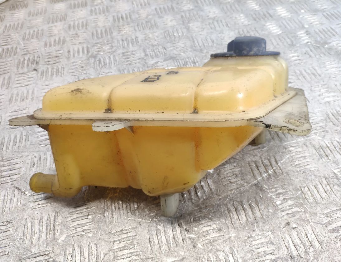 VOLKSWAGEN Passat B5 (1996-2005) Расширительный бак 8D0121403J 15208365