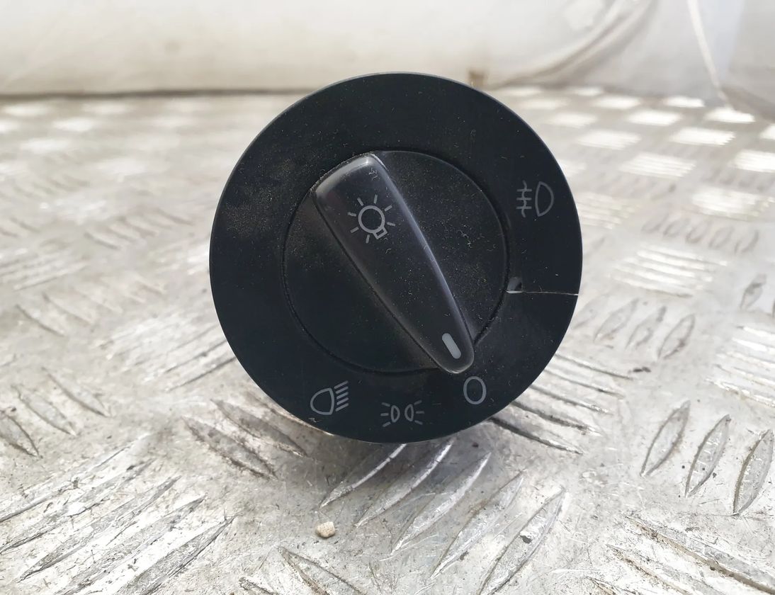 VOLKSWAGEN Golf 4 generation (1997-2006) Headlight Switch Control Unit 1C0941531 15327497