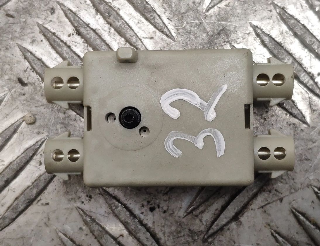 BMW 7 Series F01/F02 (2008-2015) Антенный модуль 9118261 15369263