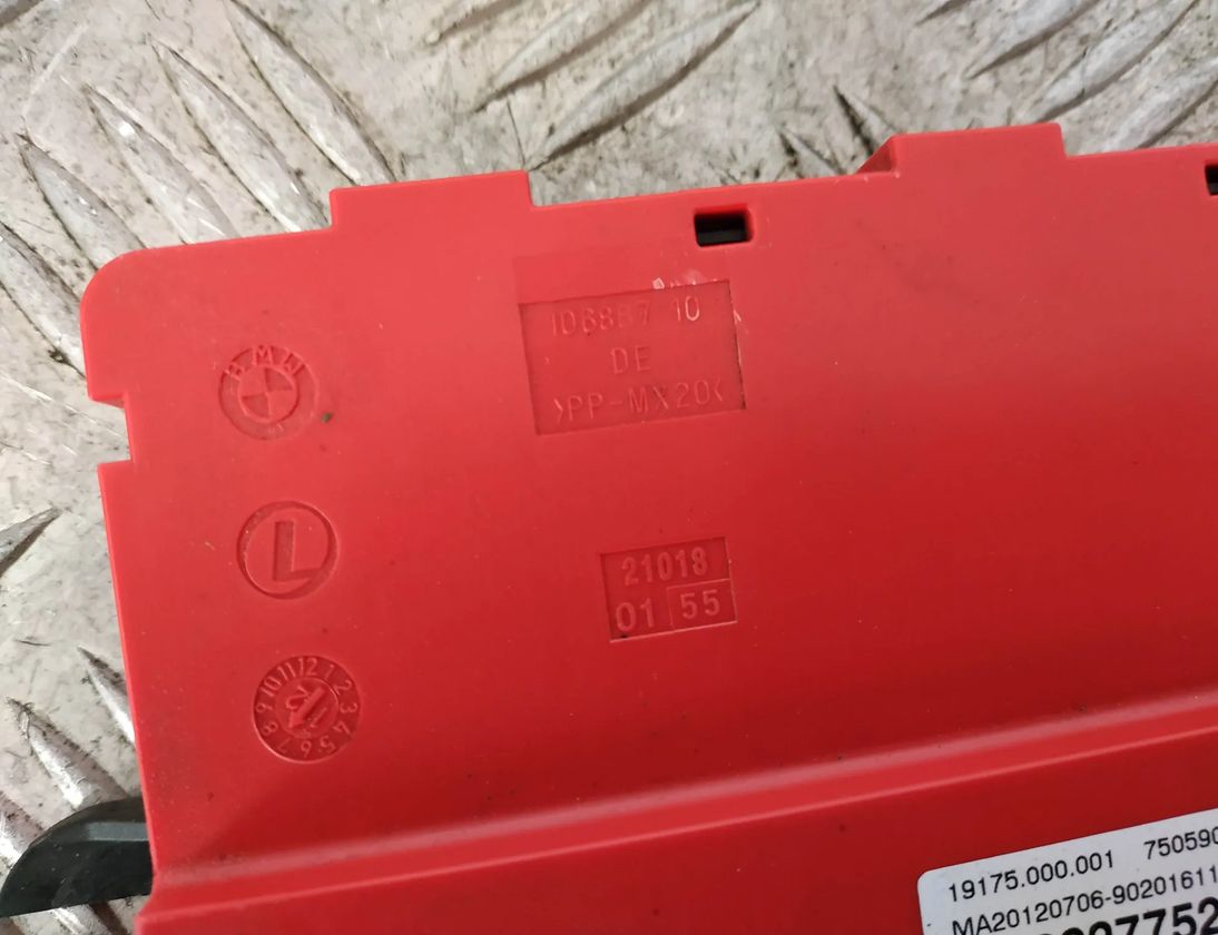 BMW 3 Series F30/F31 (2011-2020) Power Distribution Box 9227752 15475099