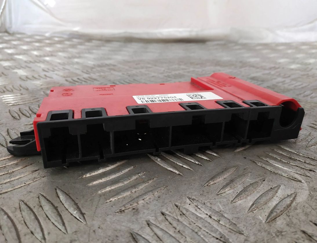 BMW 3 Series F30/F31 (2011-2020) Power Distribution Box 9227752 15475099