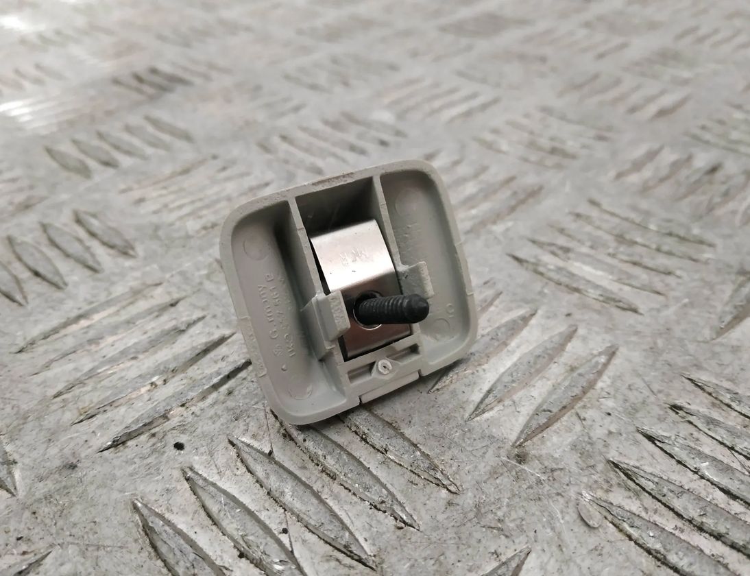 VOLKSWAGEN Passat B7 (2010-2015) Держатель для защиты от солнца 1K0857561B 17036959