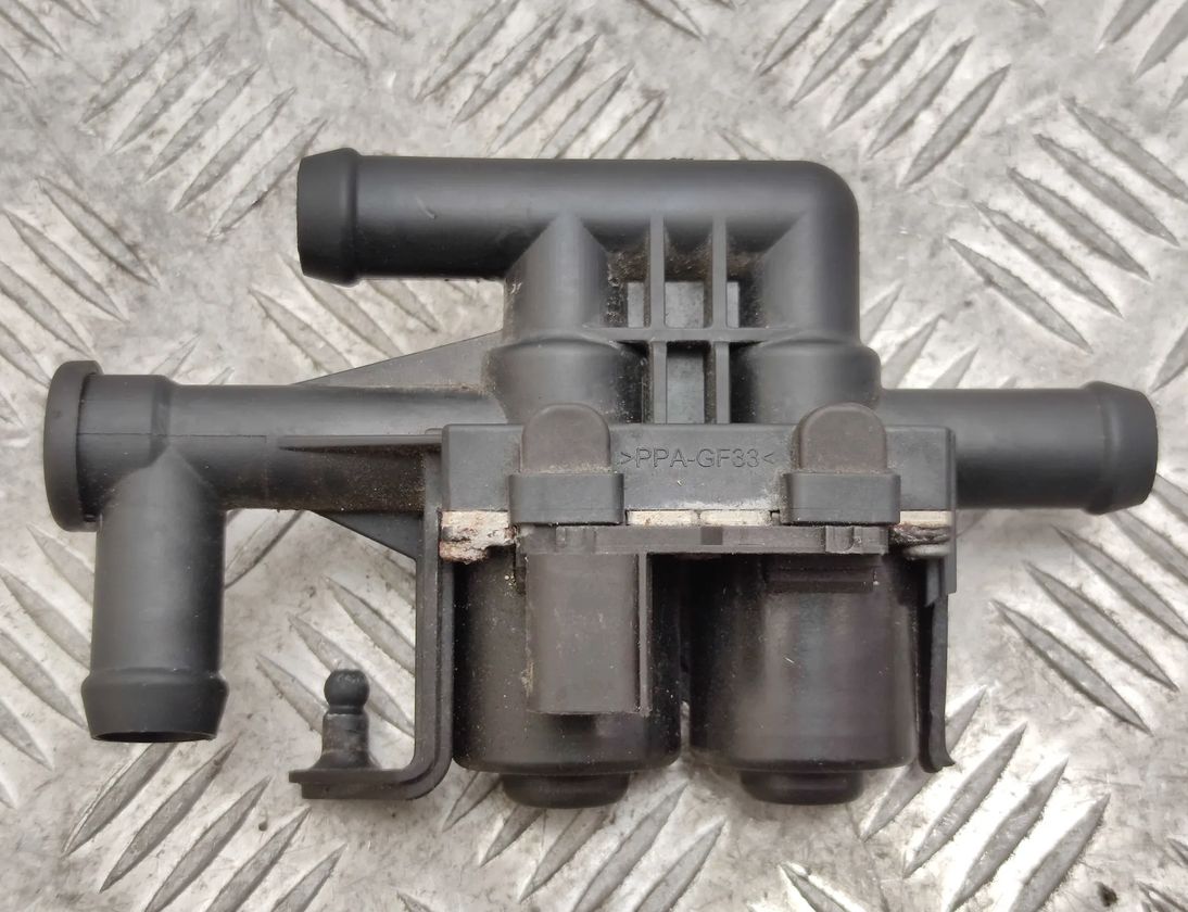 BMW 5 Series F10/F11 (2009-2017) Apkures radiatora vārsts 9119164,64119119164 17236481