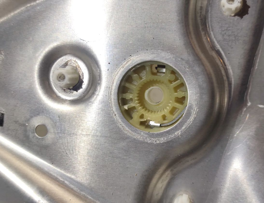 MERCEDES-BENZ C-Class W204/S204/C204 (2004-2015) Front Right Door Window Regulator A2047600634,A2048201902,A2047660239,963758102,A2045409835,A2047200279,A2047202435,A2048204102,A2048210751,A2048901267,A2128203785 17485324