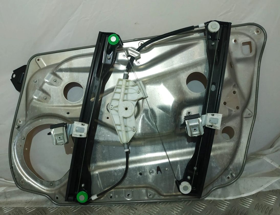 MERCEDES-BENZ E-Class W212/S212/C207/A207 (2009-2016) Priekšējo kreiso durvju logu pacēlājs 963757102,A2128201102,A2047200179,A2047202535,A2047602134,A2125400832,A2128205210,A2128900567,A2129004402,A2129067000 17624036