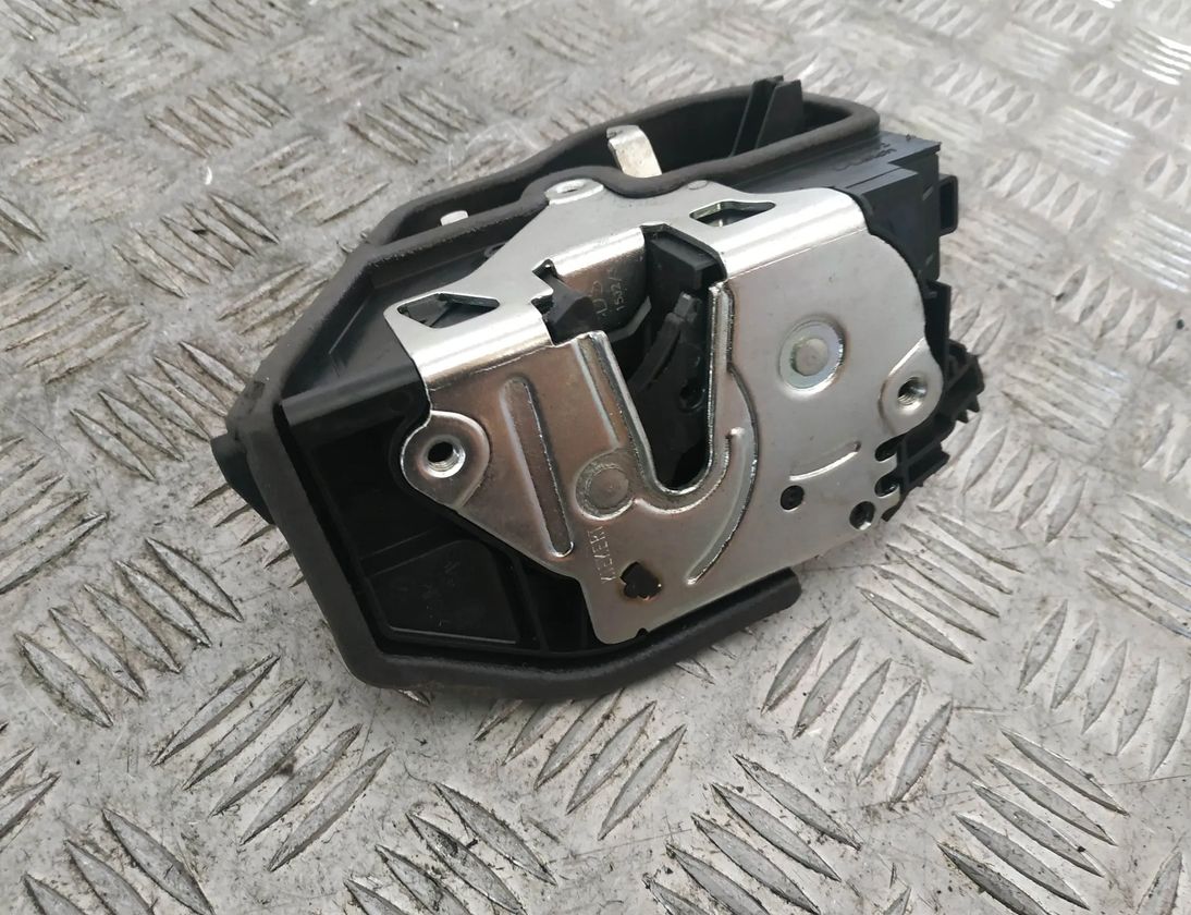 BMW 3 Series F30/F31 (2011-2020) Замок передней левой двери 7202145,A053702 17911116