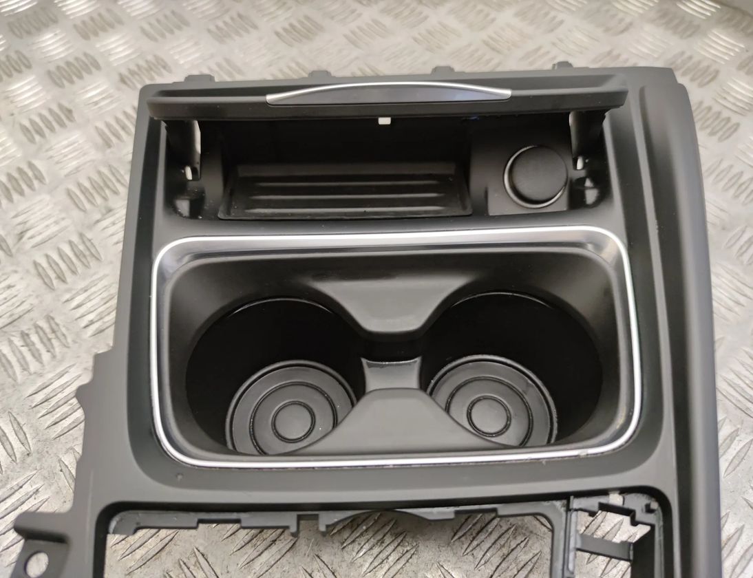 BMW 3 Series F30/F31 (2011-2020) Glāžu turētājs 9218926,51169218926 17931632