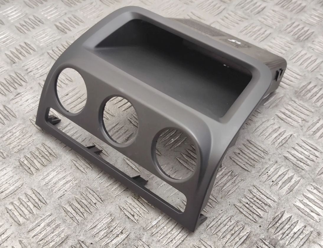 VOLKSWAGEN Tiguan 1 generation (2007-2017) Salona detaļas 5M0819422 17992529