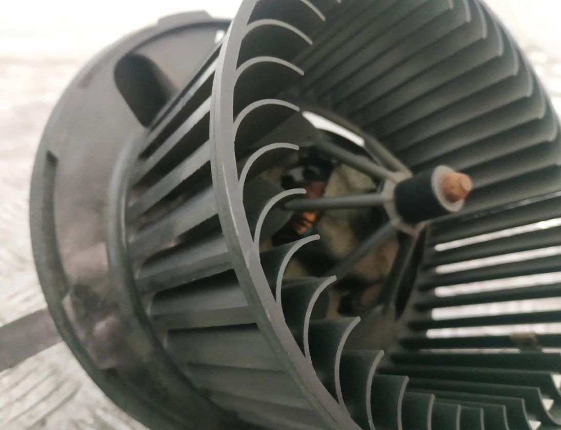 VOLKSWAGEN Tiguan 1 generation (2007-2017) Heater Blower Fan 1K2820015G 17995728